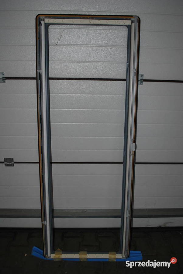 RAMA OKNA Z ROLETĄ I MOSKITIERĄ Przyczepy i naczepy