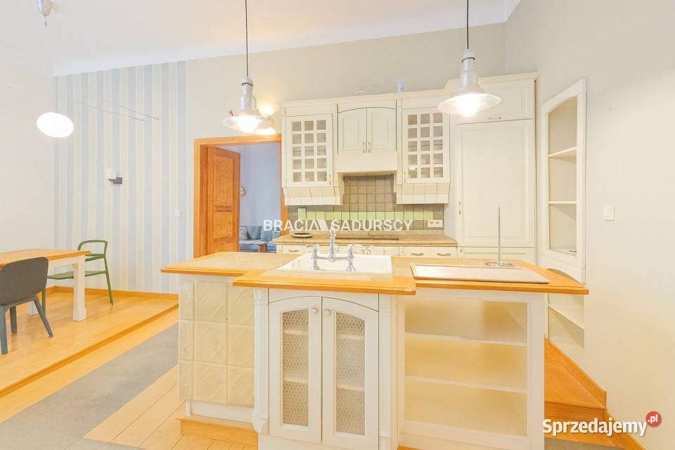 sprzedaży mieszkania Kraków Kalwaryjska 7505m2