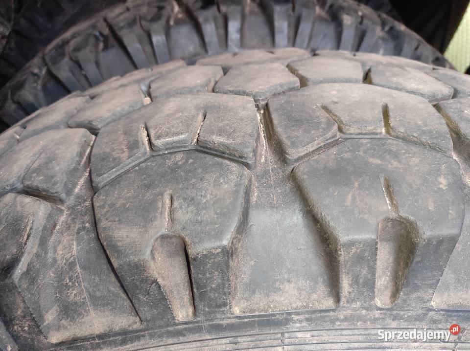 OPONY 1400x20 z Wojska Ostrowiec Świętokrzyski