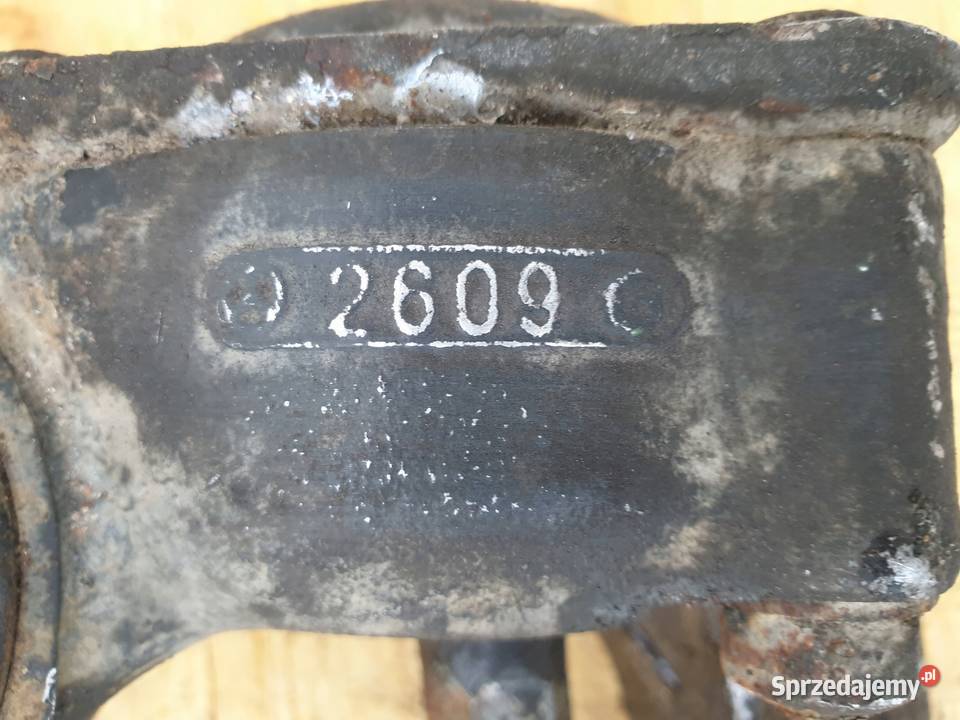 Mercedes W126 SEC PRZEDNI WAHACZ prawy przód osobowe Janów