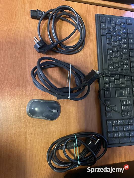 Zestaw komputer monitor klawiatura Pozostałe śląskie sprzedam
