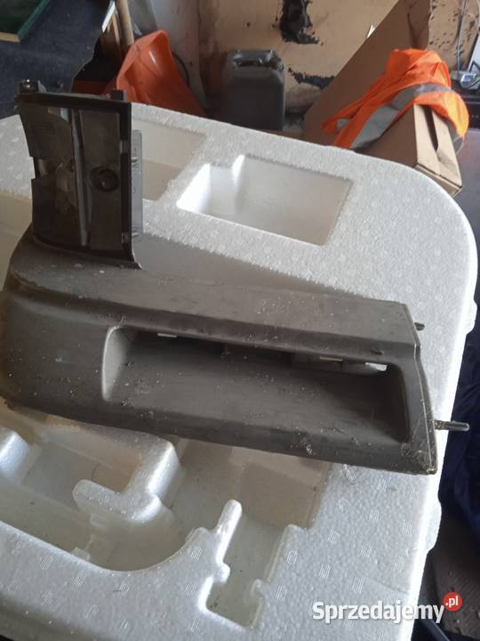 Nissan urwan Ramki lampy i Mazda E2200 Ramka dostawcze Ozorków