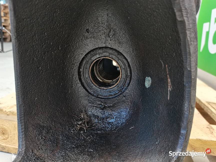 Obudowa osi Massey Ferguson 8690 7700102862 Wilkowo