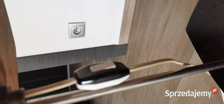 Lampa stojąca ze stolikiem lata 70te Lampy mazowieckie Warszawa