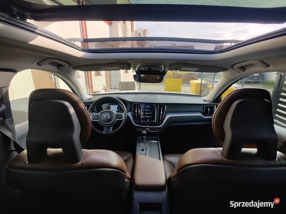 Volvo XC60 T5 AWD biały