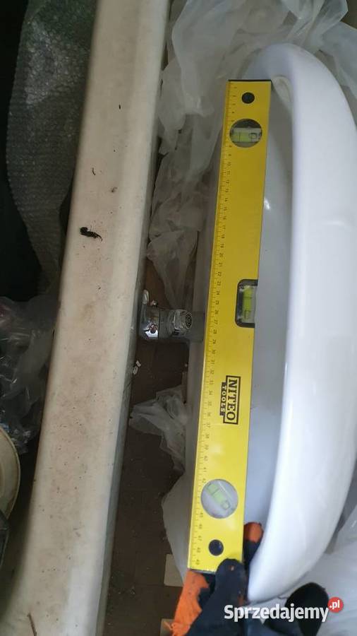 Zlew umywalka łazienkowa z baterią Warszawa