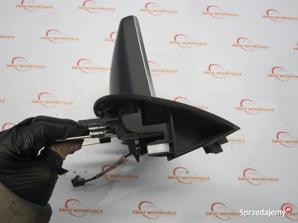 MAZDA 3 III 14r ekran wyświetlacz BHP1611J0D osobowe Kielce