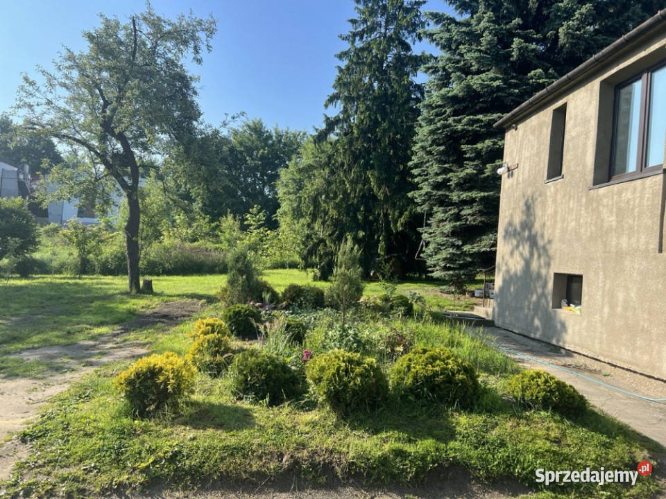 Dom z dwoma NIEZALEŻNYMI MIESZKANIAMI na dużej garaż małopolskie