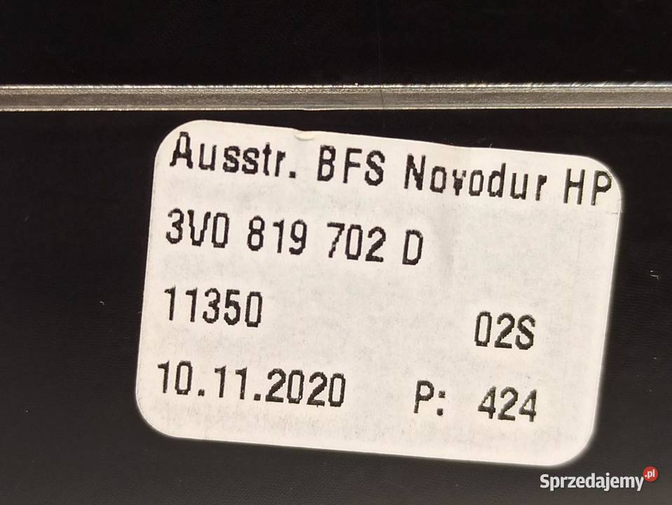 SKODA SUPERB KRATKA NAWIEWU PRAWA 3V0819702D osobowe dolnośląskie
