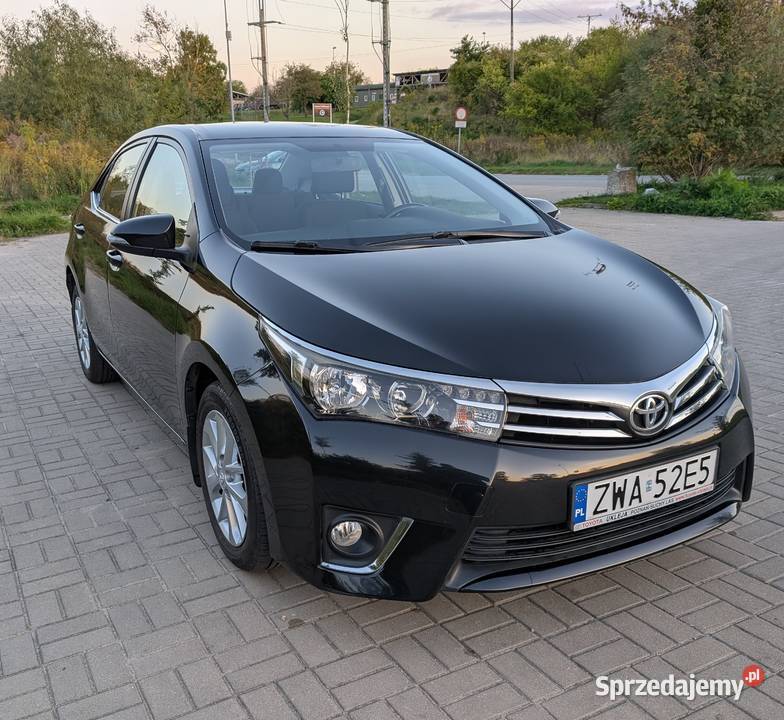 Garażowany zadbany wygodny z małym przebiegiem czarny Wałcz