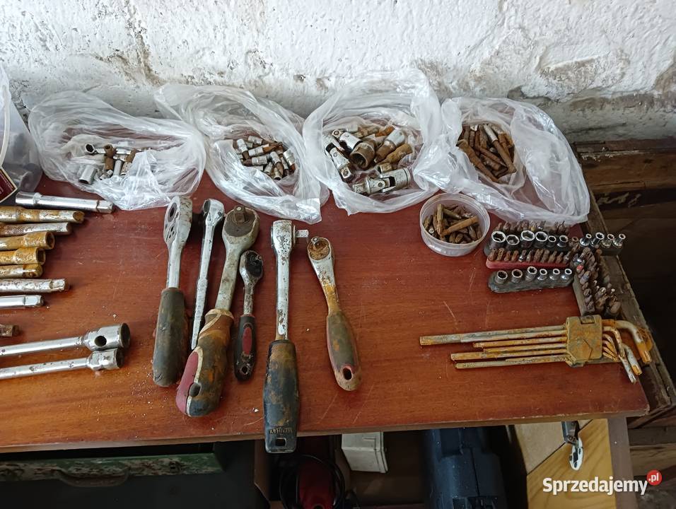 Wyprzedaż garażowa Suchedniów