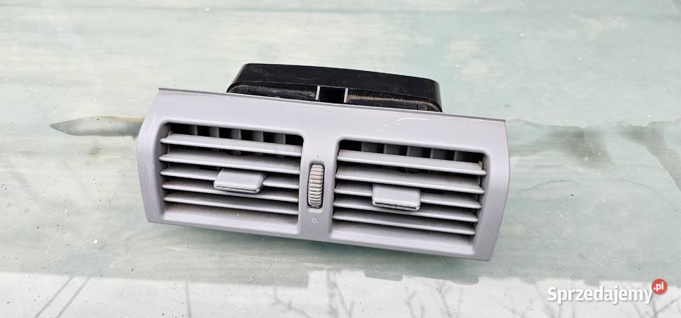 Kratka nawiewu szara środkowa mercedes w210 Zbąszyń sprzedam