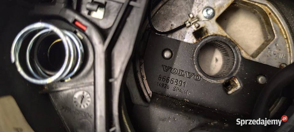 KIEROWNICA MULTIFUNKCYJNA NAVI 0207 VOLVO XC90 osobowe