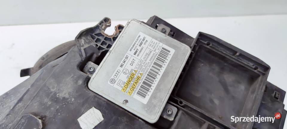 REFLEKTOR LAMPA PRAWY PRZÓD XENON LED AUDI A5 8T osobowe Przystajń
