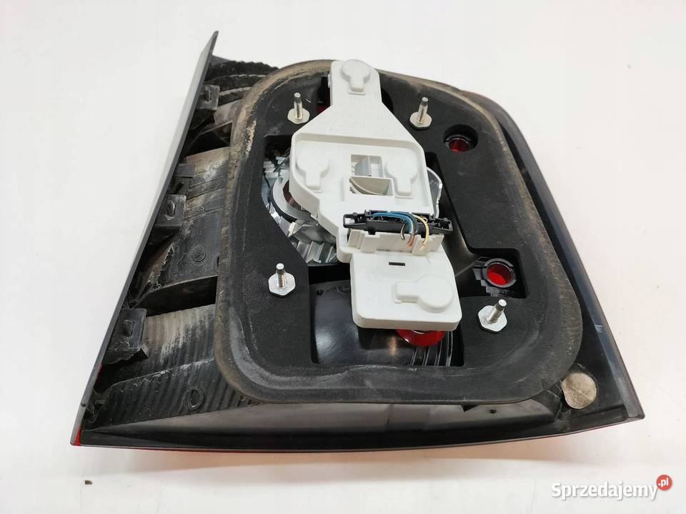LAMPA TYŁ LEWA KOMBI LIFT 1Z9945095A Skoda
