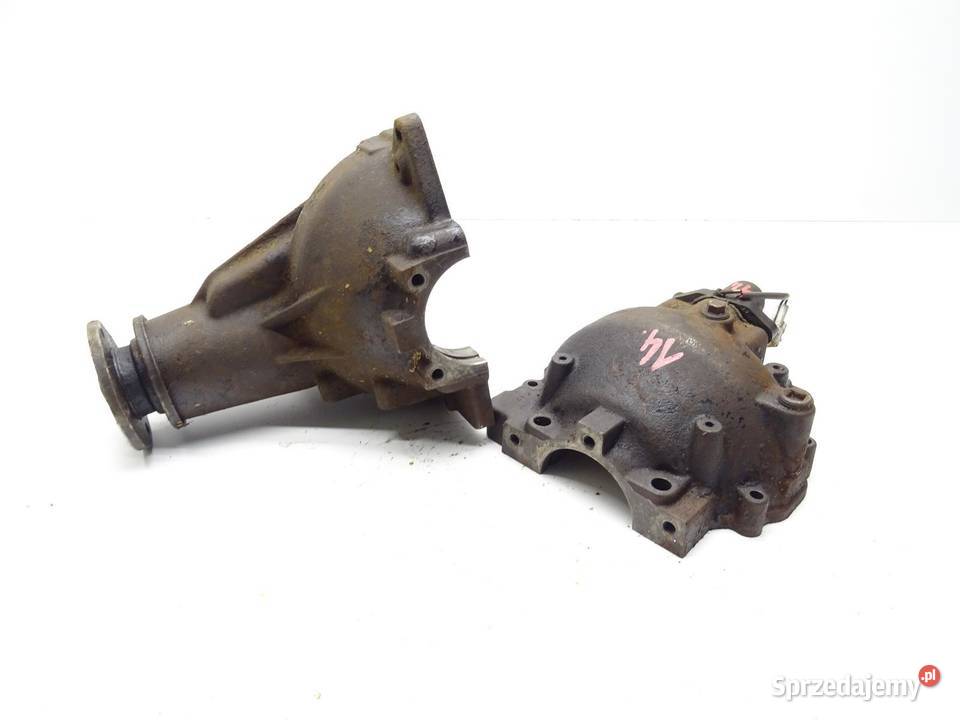 OBUDOWA MOSTU PRZÓD PRZEDNIEGO ŻELIWNA SUZUKI Osłony i zaślepki