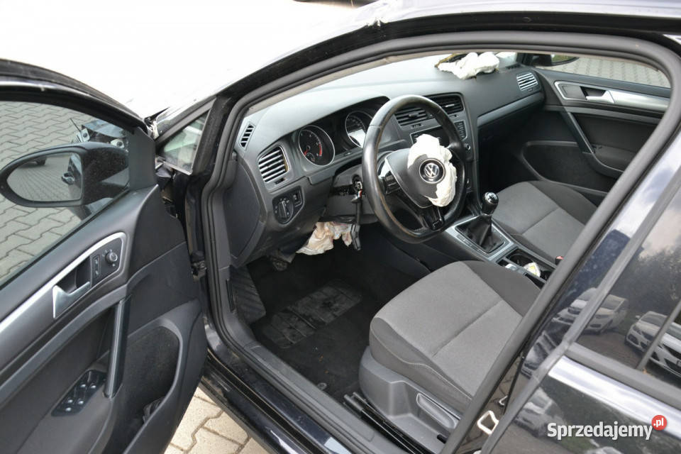 Volkswagen Golf 16 tdi 105 nawigacja niskie czarny małopolskie Kęty