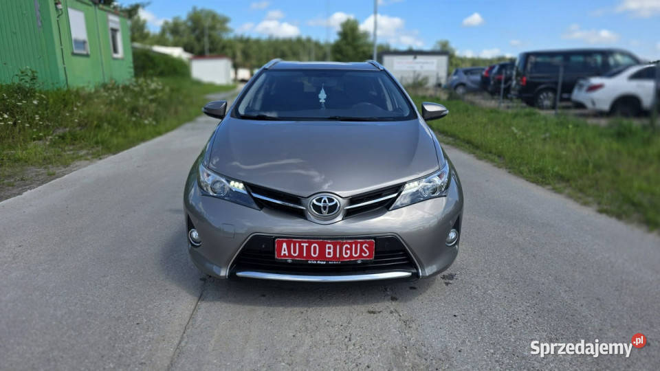 Toyota Auris duza navi kamera cofania ledy II Auris Lębork