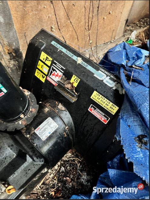 Syndyk sprzeda odśnieżarkę spalinową Myszewko