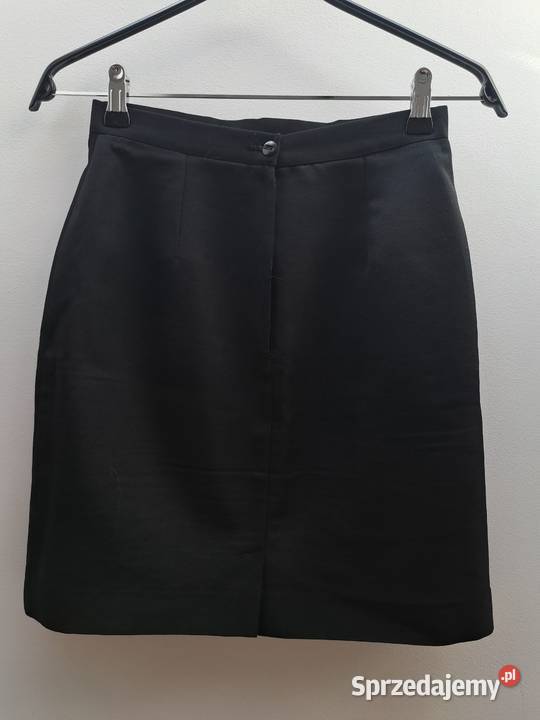Czarna klasyczna spódnica damska