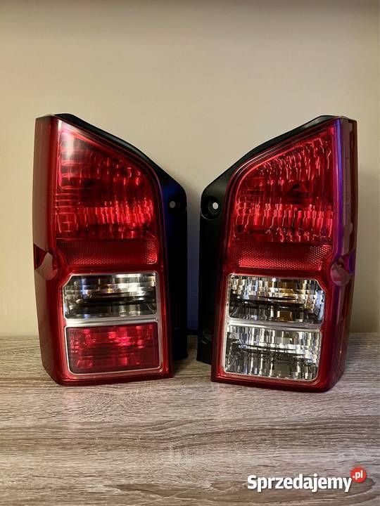 LAMPA PRAWA TYLNA 22016550 NISSAN PATHFINDER Lampy tylne sprzedam