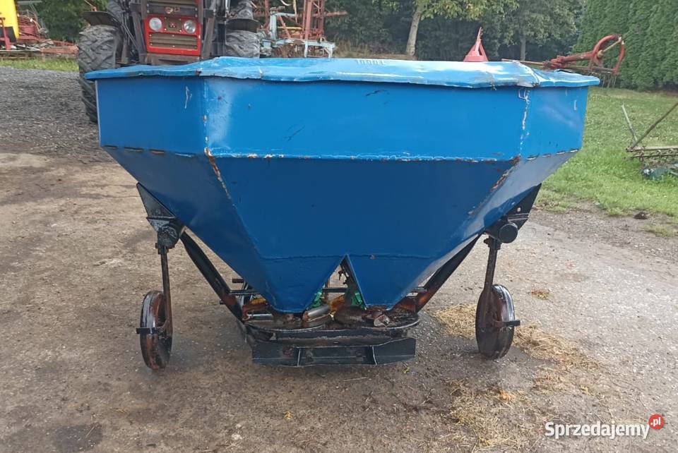Rozsiewacz nawozów Amazone 1000L sprzedam