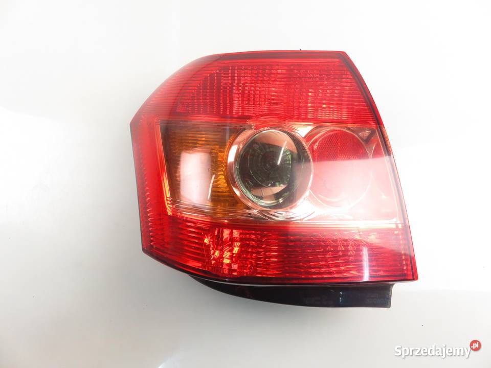 LAMPA PRAWA TYLNA TOYOTA COROLLA E12 8155002300 osobowe