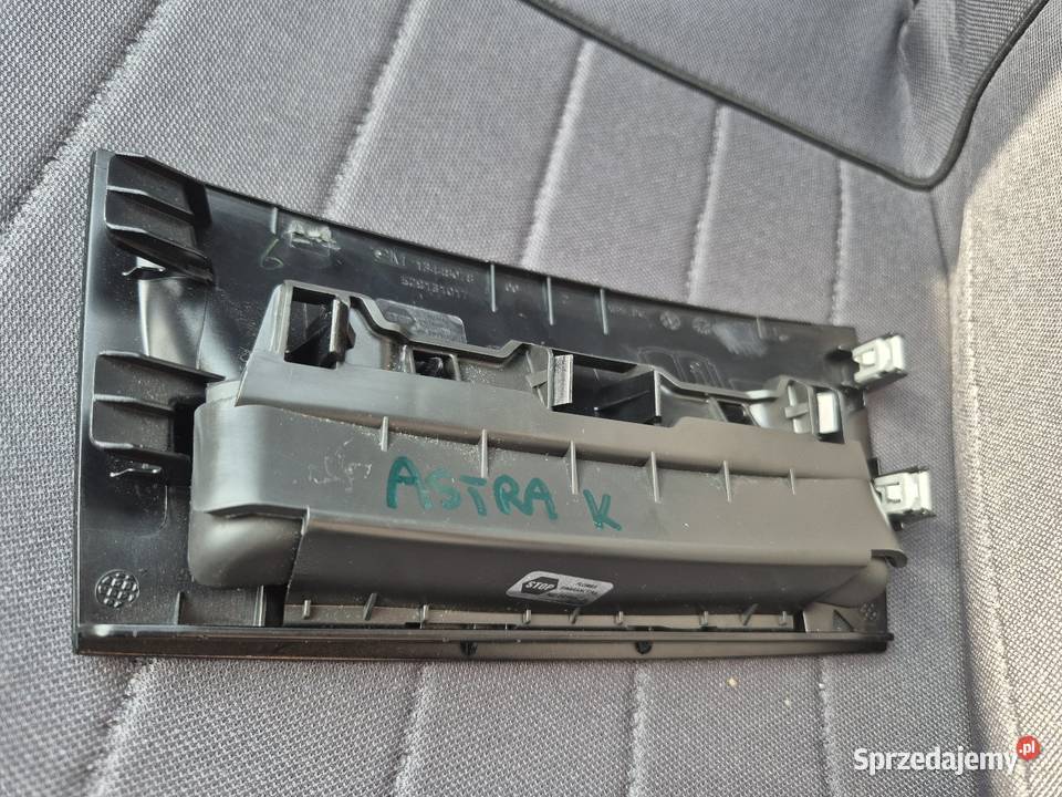 Opel Astra k zaślepka bezpieczników schowek Schowki, półki Sosnowiec sprzedam