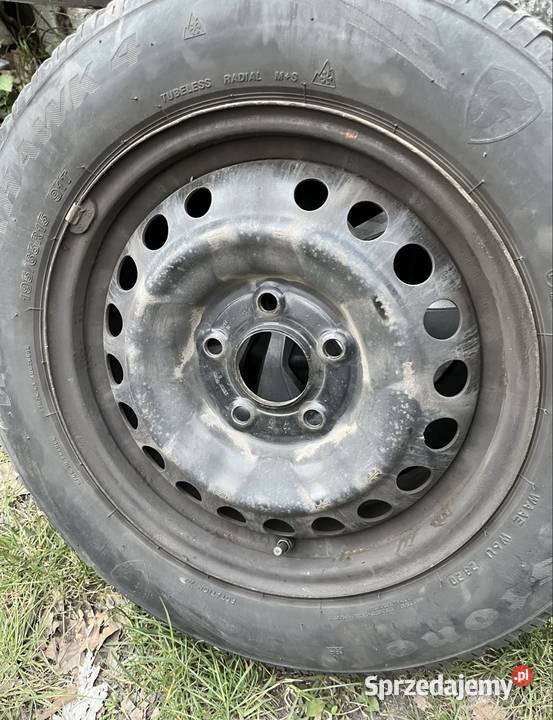 Felgi Hyundai i30 15 z oponami zimowymi Zabrze