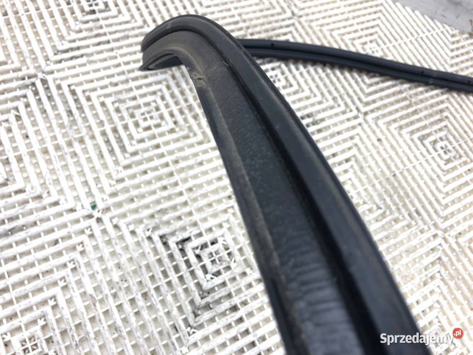 USZCZELKA KLAPY BAGAŻNIKA SUZUKI SCROSS