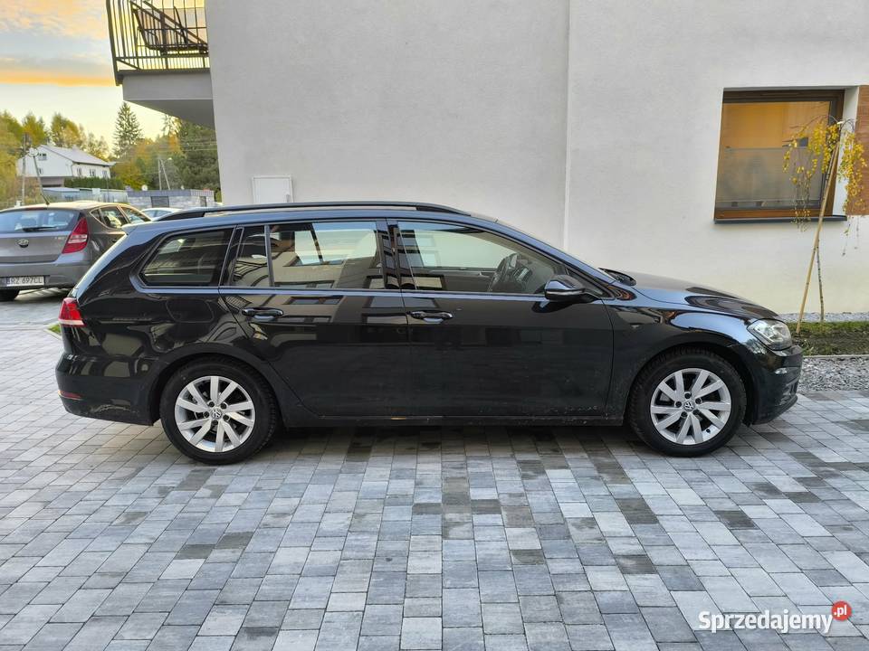 Volkswagen Golf 75 VII LIFT 122017 Full LED 1600cm3 podkarpackie Brzozów