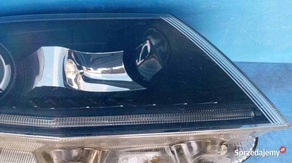 LAMPA PRAWY PRZÓD EUROPA XENON SKODA OCTAVIA III Lampy przednie wielkopolskie