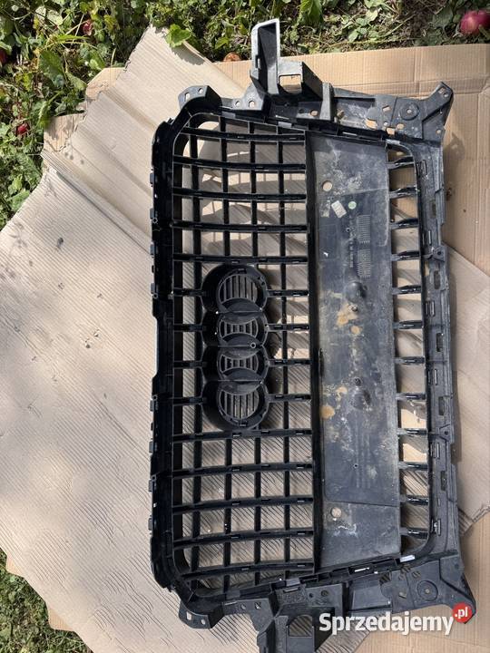 Grill Audi q5 ślinę