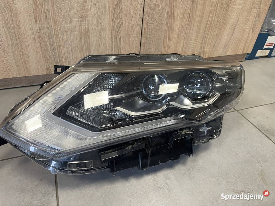 Nissan X-trail T32 reflektor full Led lewy Kozubszczyzna - Sprzedajemy.pl