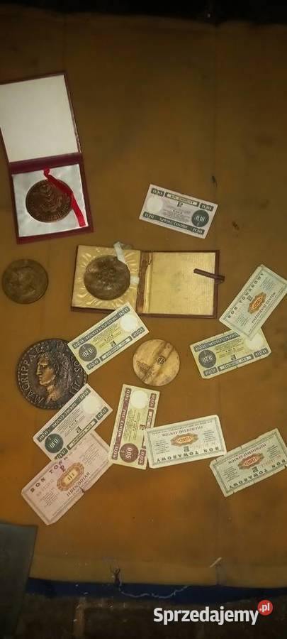 Monety ordery odznaki znaczki puchary całość