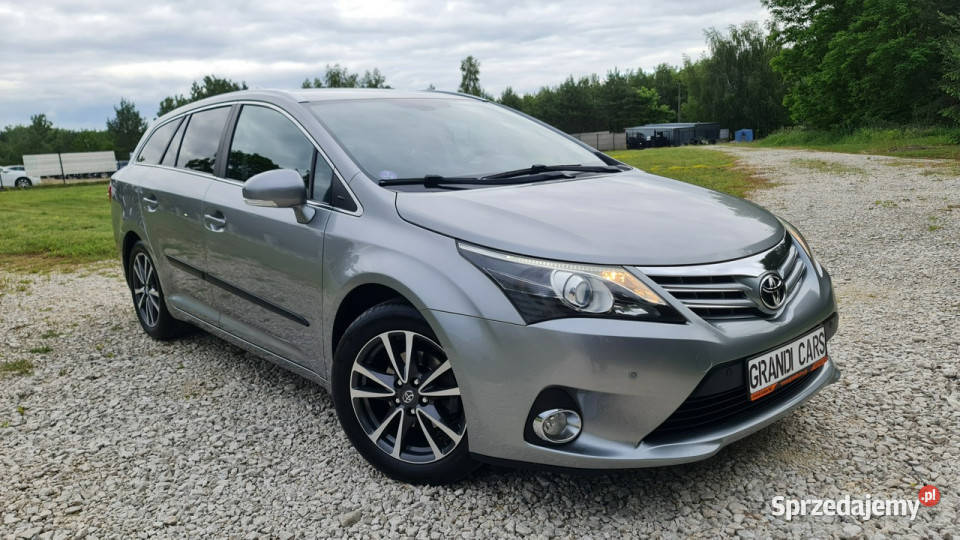 Toyota Avensis 18 16v 147 Automat NAVI Skóra serwisowany w ASO Chmielnik sprzedam