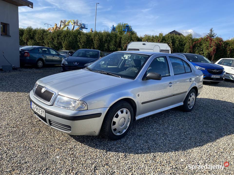 Skoda Octavia 1 właściciel nowości krajowy Rok produkcji 2010 Paniówki