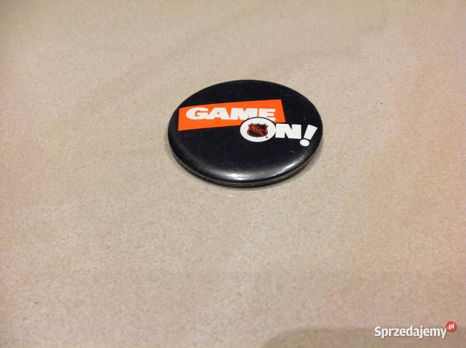 Metalowa Plakietka Przypinka Znaczek GAME ON NHL