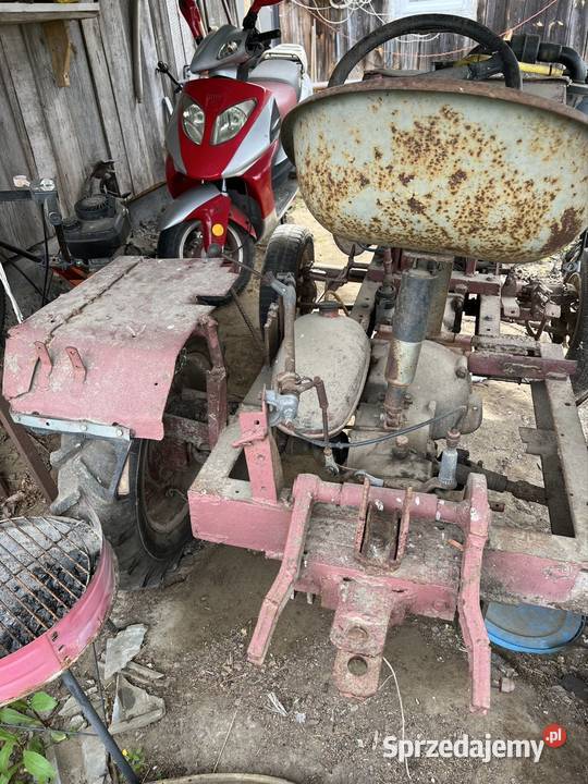 Ciągnik SAM fiat 126p es Skrzynia biegów Manualna podkarpackie Kalników
