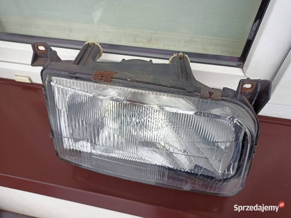 VW Passat B3 lampa przednia prawa reflektor Sieradz