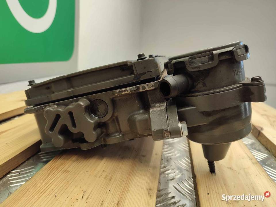 Pokrywa zaworów Fendt 716 Vario 04250595R Wilkowo