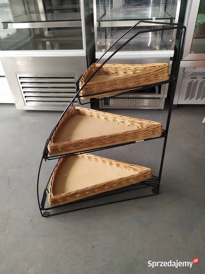 STOJAK EKSPOZYCYJNY Z WIKLINOWYMI TACAMI Gastronomia Kazuń Polski
