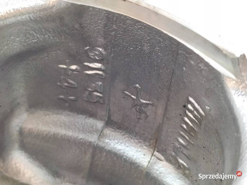 TŁOK KORBOWÓD 91L35 4 32 PENTASTAR Jeep Cherokee