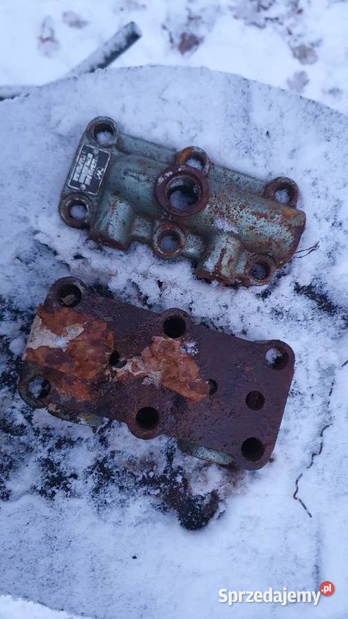 Pokrywy rozdzielacza hydraulicznego TNS Głowica sprzedam