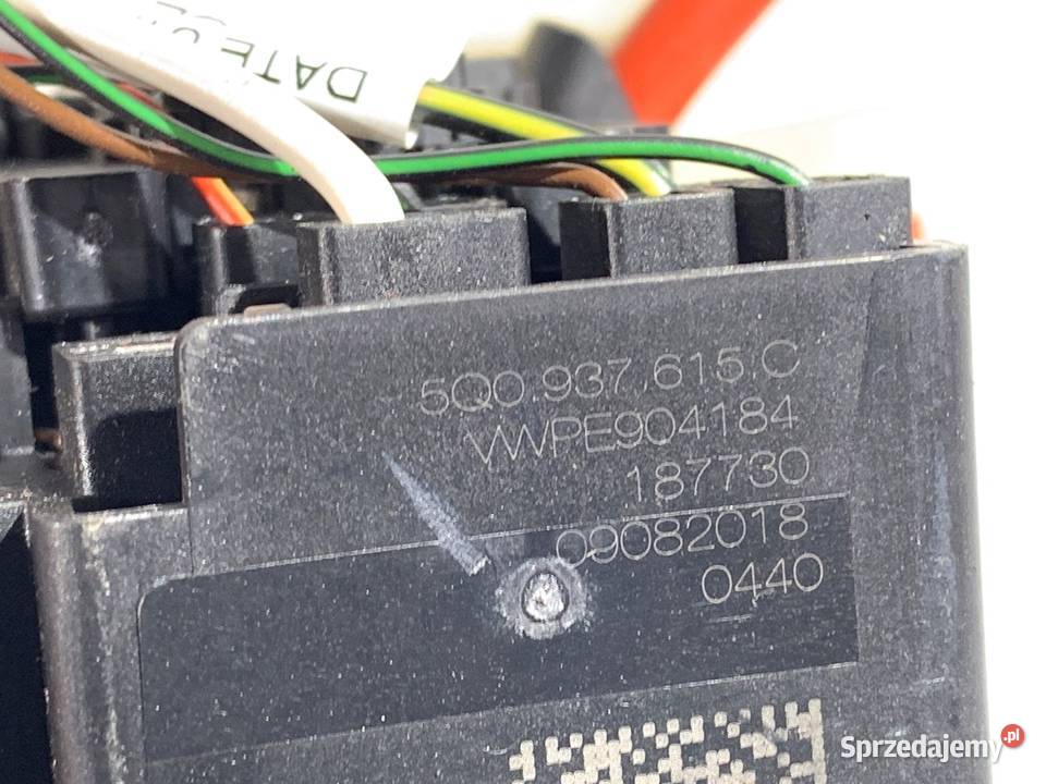 SKRZYNKA BEZPIECZNIKÓW SEAT LEON III 5Q0937615C osobowe sprzedam