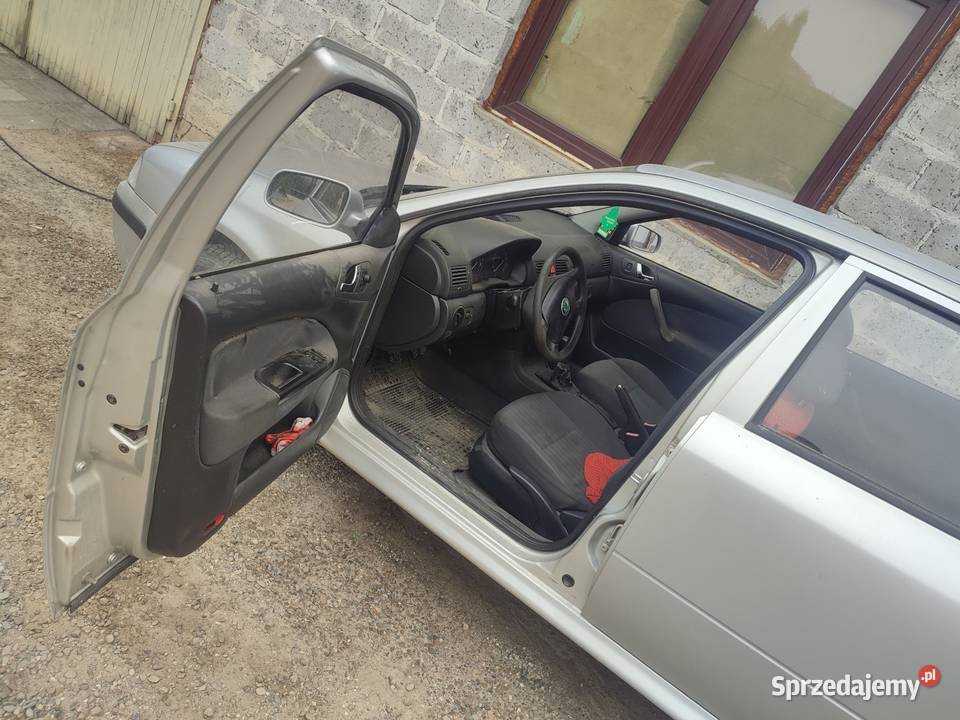 Skoda Octavia części 19 tdi uszkodzony Škoda