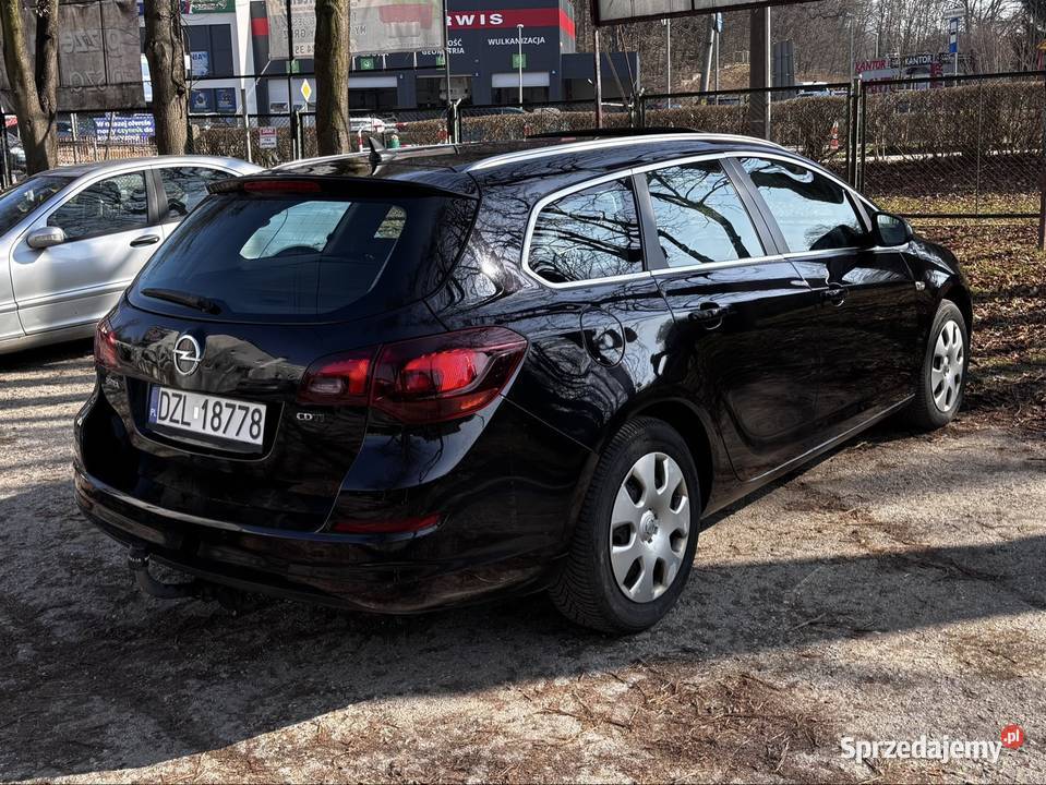 Opel Astra J Sports Tourer 17 CDTI 125 Wersja klimatyzacja