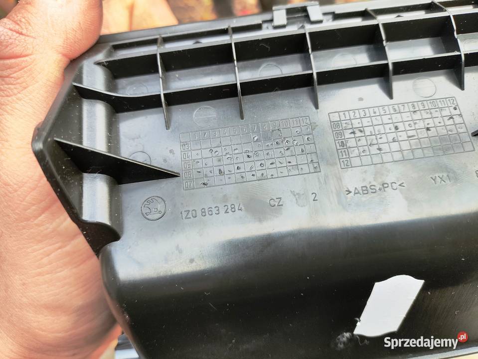 Popielniczka tylna schowek Skoda Yeti Wysyłka Niegowonice