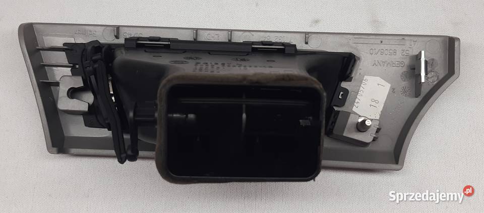 KRATKA NAWIEWU LEWA BMW E90 E91 6922633 Wyposażenie wnętrza