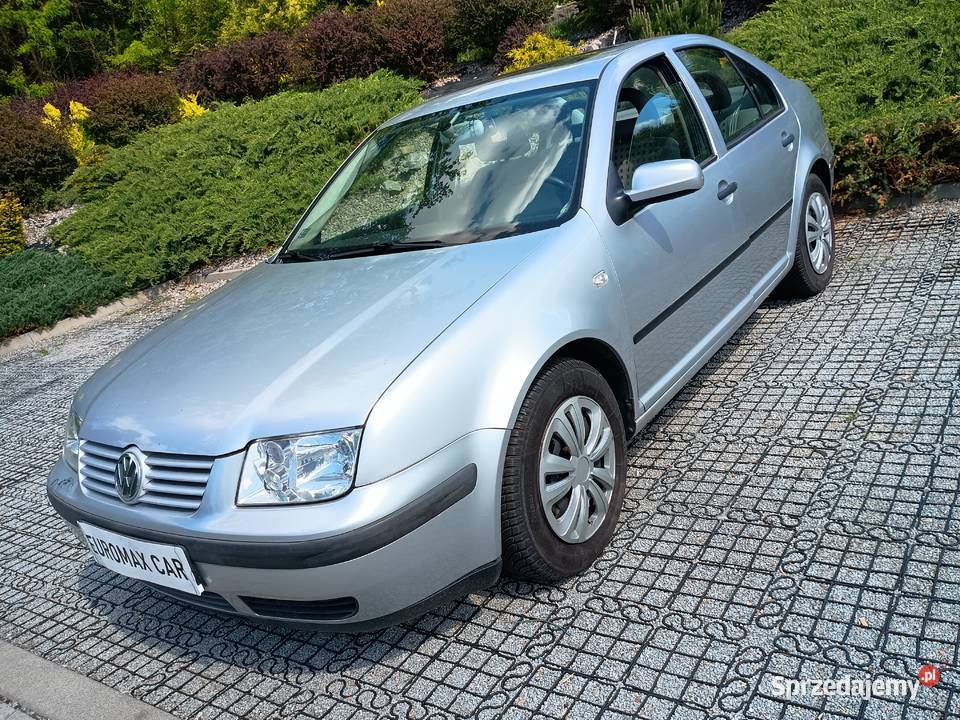 SUPER STAN Bora z 2001 r benzyna 14 Samochody osobowe Ruda Śląska